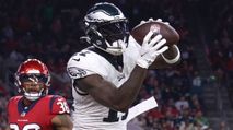 Fantasy Football Injuries: A.J. Brown, Jonnu Smith, Marquise Brown https://cdn.fantasypros.com/wp-content/images/A.J._Brown_Eagles_1470_647/213x119.jpg