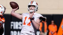 2027 NFL Mock Draft: Way-Too-Early Picks & Predictions https://cdn.fantasypros.com/wp-content/images/Drew_Mestemaker_oklahoma_state_1-1/213x119.jpg