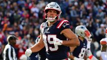 Fantasy Football Points Allowed: Best & Worst Matchups (Week 9) https://cdn.fantasypros.com/wp-content/images/HUNTER_HENRY_PATRIOTS_7-1/213x119.jpg