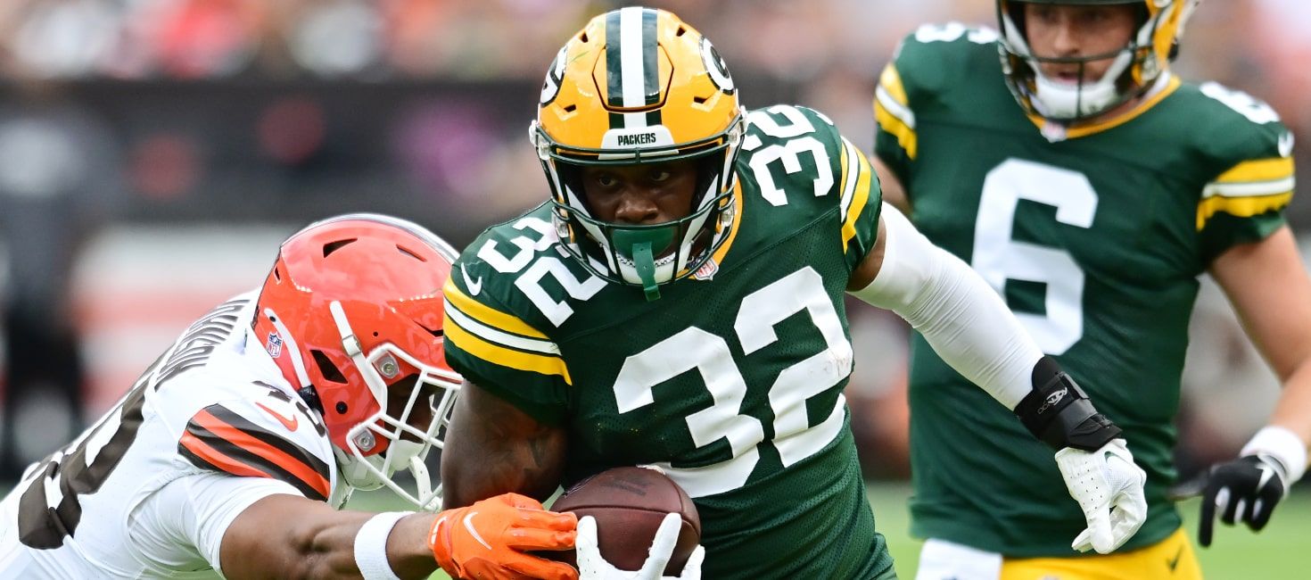 8 Fantasy Football Sleepers Experts Love to Draft (2025)