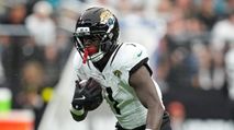 NFL DFS Values & Picks: Targets & Advice (Week 10) https://cdn.fantasypros.com/wp-content/images/TRAVIS_ETIENNE_JAGUARS_7-1/213x119.jpg