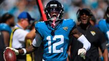The 10 Most Intriguing Players of Week 9 (Fantasy Football 2025) https://cdn.fantasypros.com/wp-content/images/Travis_Hunter_Jaguars/213x119.jpg
