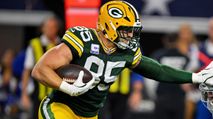 Fantasy Football Week 6 Tight End Rankings (2025) https://cdn.fantasypros.com/wp-content/images/Tucker_Kraft_Packers-1/213x119.jpg