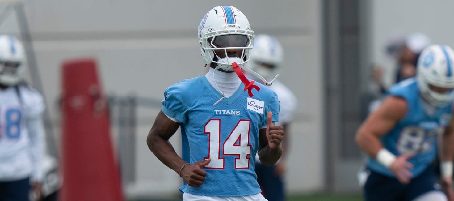 Superflex Fantasy Football Draft Rankings: Expert Picks (2026)