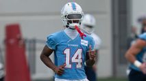 Dynasty Rookie Mock Draft: 12-Team (2026 Fantasy Football) https://cdn.fantasypros.com/wp-content/images/carnell_tate_titans/213x119.jpg