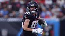 10 Fantasy Football Stats You Need to Know (Week 17) https://cdn.fantasypros.com/wp-content/images/dalton_schultz_texans_6-1/213x119.jpg