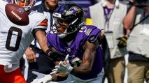 5 Fantasy Football Waiver Wire Pickups: Deep Leagues (Week 3) https://cdn.fantasypros.com/wp-content/images/deandre_hopkins_ravens_1-1/213x119.jpg