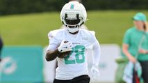 6 Overvalued Fantasy Football Draft Picks to Avoid on Sleeper (2026) photo