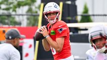 Top 3 Early-Round Quarterbacks to Draft (2026 Fantasy Football) https://cdn.fantasypros.com/wp-content/images/drake_maye_patriots/213x119.jpg