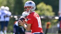 Fantasy Football Consistency: Most & Least Consistent QBs (2025) photo