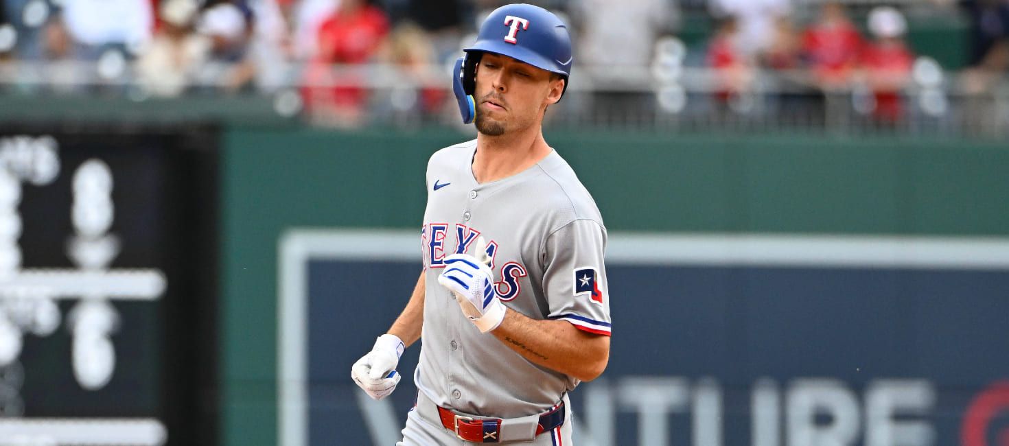 10 Fantasy Baseball Risers & Fallers (2025)