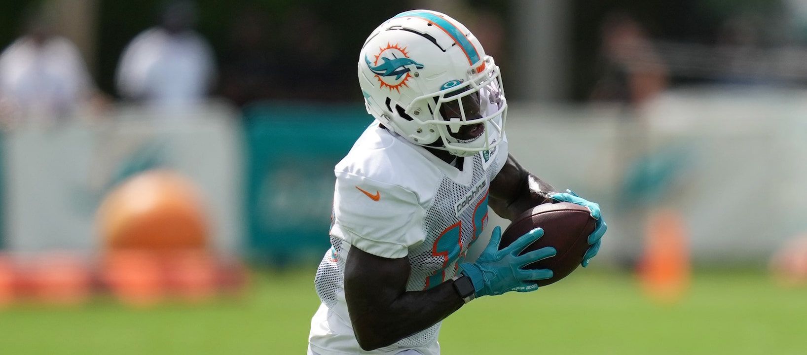 Top 12 Wide Receiver Draft Rankings, Tiers & Player Notes (2022 Fantasy