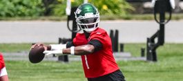 4 Late-Round Quarterbacks to Draft in Superflex (2026 Fantasy Football)