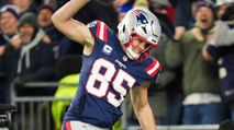 Dynasty Startup Value Draft Targets: Tight Ends (Fantasy Football) https://cdn.fantasypros.com/wp-content/images/hunter_henry_patriots-3/213x119.jpg