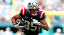 Fantasy Football Streamers & Waiver Wire Targets: Tight Ends https://cdn.fantasypros.com/wp-content/images/hunter_henry_patriots_6-1/213x119.jpg