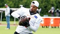 Fantasy Football Mock Draft: How to Approach Pick 1.01 (2025) https://cdn.fantasypros.com/wp-content/images/jamarr_chase_bengals_8-1/213x119.jpg