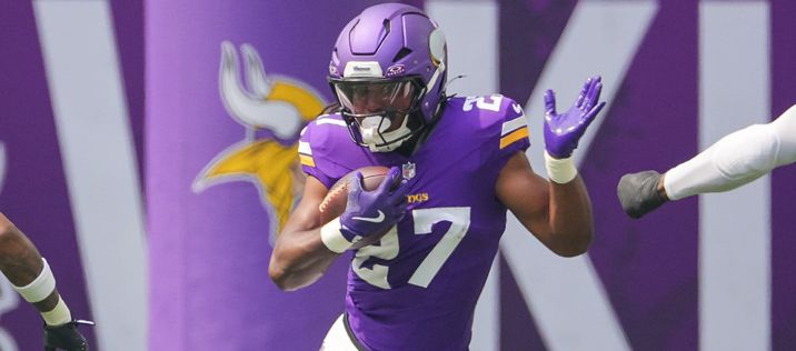 Fantasy Football Mock Draft: Zero-WR Strategy & Targets (2025)