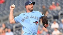 MLB DFS Picks & Underdog Player Props: Sunday (8/2) https://cdn.fantasypros.com/wp-content/images/max_scherzer_blue_jays_4-1/213x119.jpg